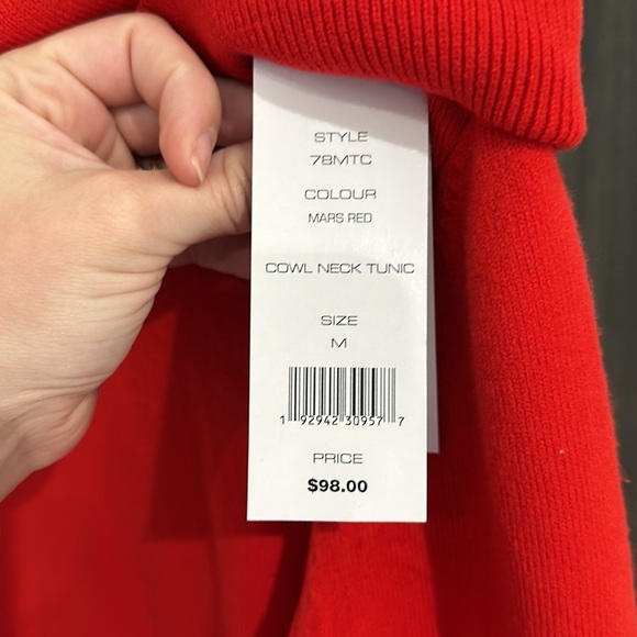 French Connection NWT Red Turtle Cowl Neck Long Sleeve Size Medium - Picture 4 of 6